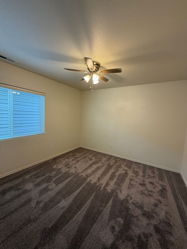 Building Photo - 4244 Edgewater Blvd NE