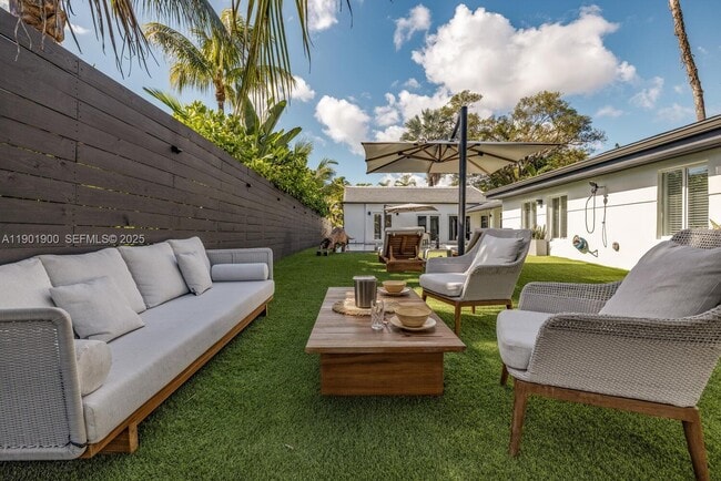 Building Photo - 901 NW 7th Street Rd