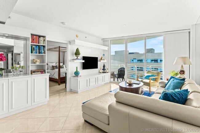 Building Photo - 1551 N Flagler Dr