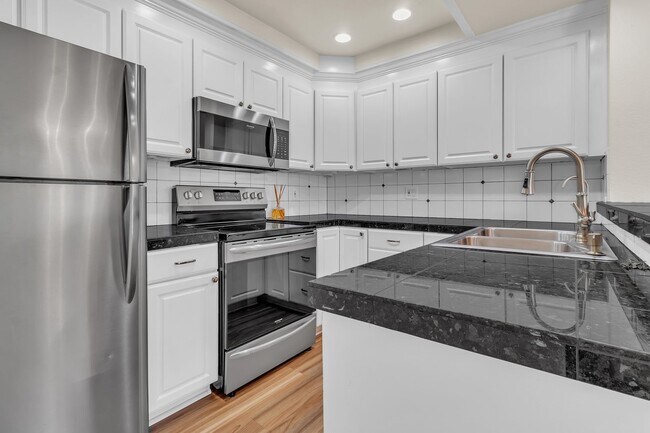 Building Photo - 26316 Los Viveros