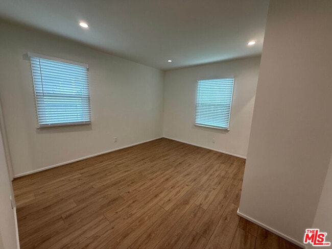 Building Photo - 2320 Carnegie Ln