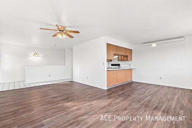 Building Photo - 720 Mallow St