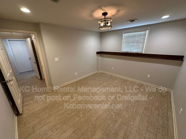 Building Photo - 9802 NW 72nd Terrace