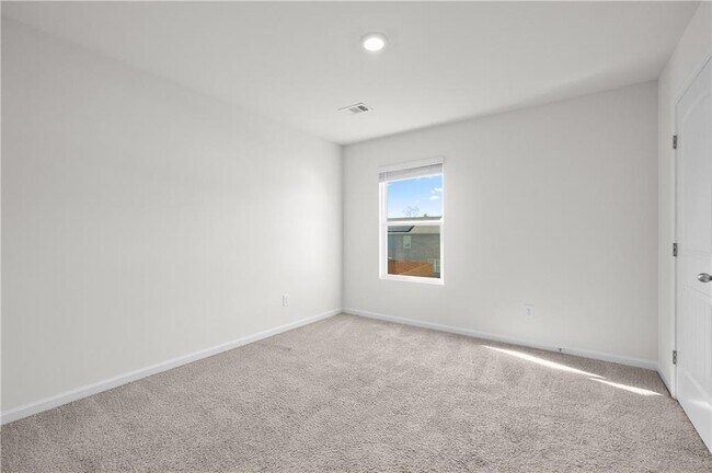 Building Photo - 63 Walnut Grv Wy