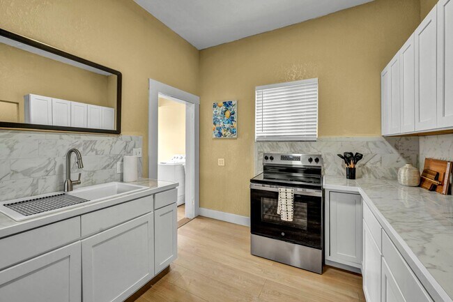 Building Photo - FULLY FURNISHED & BEAUTIFULLY REMODELED CLASSIC HOME NEAR UNR WITH UNBEATABLE I-80 ACCESS