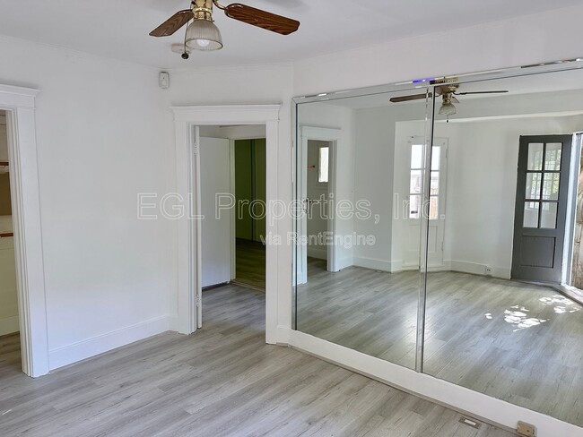 Building Photo - 358 N San Vicente Blvd