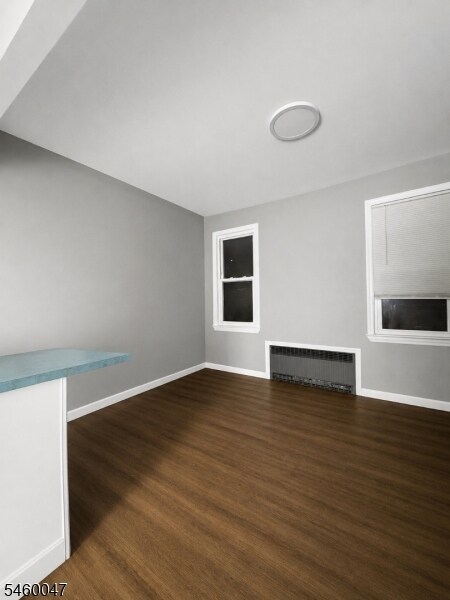 Building Photo - 360 River Dr