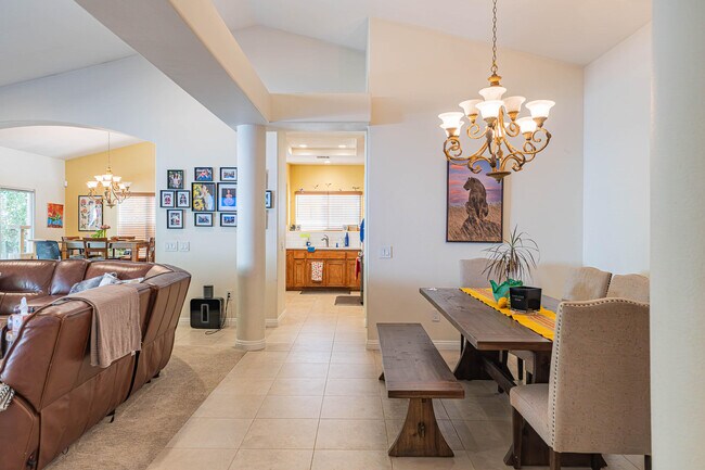 Building Photo - 79120 Canterra Dr