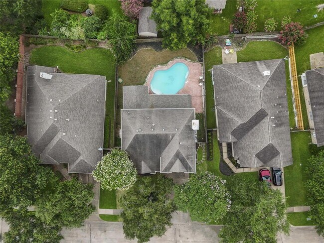 Building Photo - 3131 Bay Spring Dr