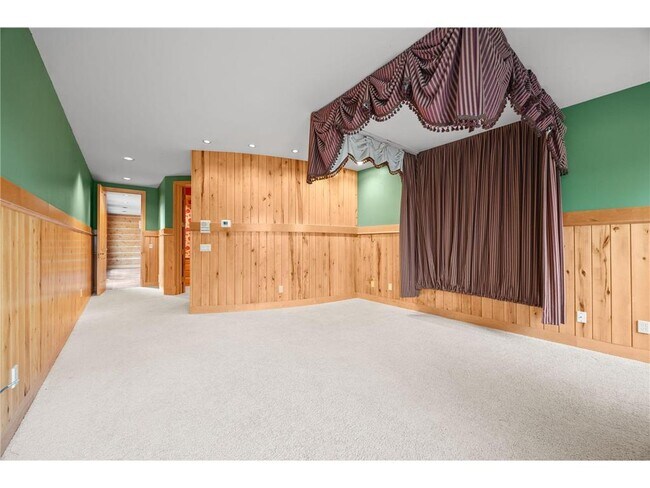 Building Photo - 1560 Bluff Creek Dr