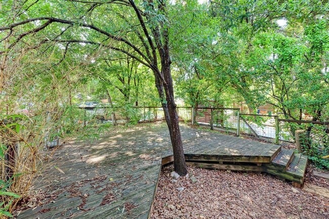 Building Photo - 1805 Mohle Dr