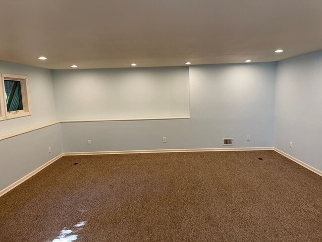 Building Photo - CHARMING MULTNOMAH VILLAGE CUSTOM HOME AVA...