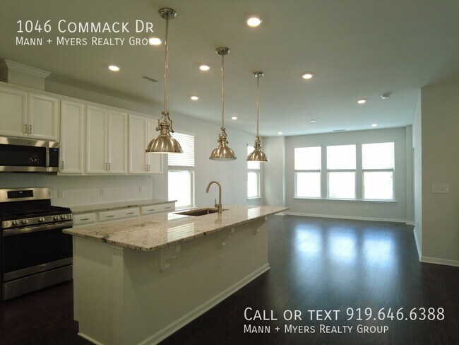 Building Photo - 1046 Commack Dr