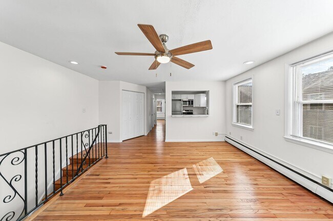 Building Photo - 709 Morgan Ave