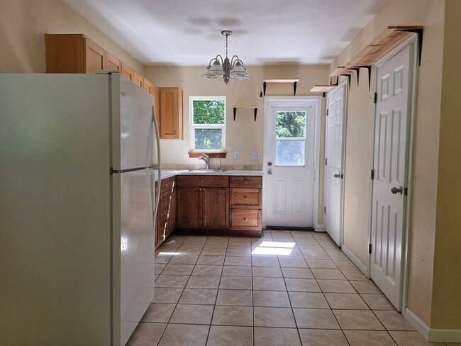 Building Photo - Loft Style Cottage in Indianola