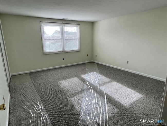 Building Photo - 15 Meadowrue Dr