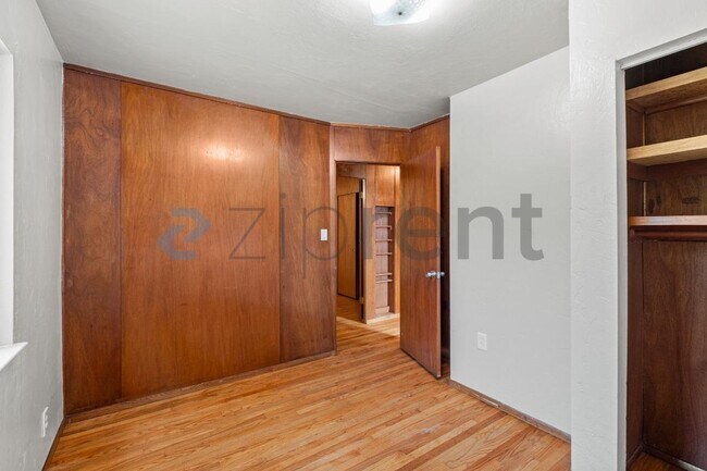 Building Photo - 232 Doyle Dr