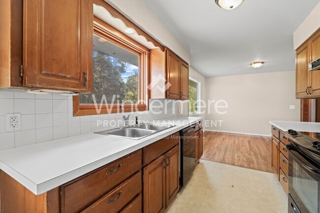 Building Photo - 3 Bedroom 2.5 Bath Home In Indian Trail