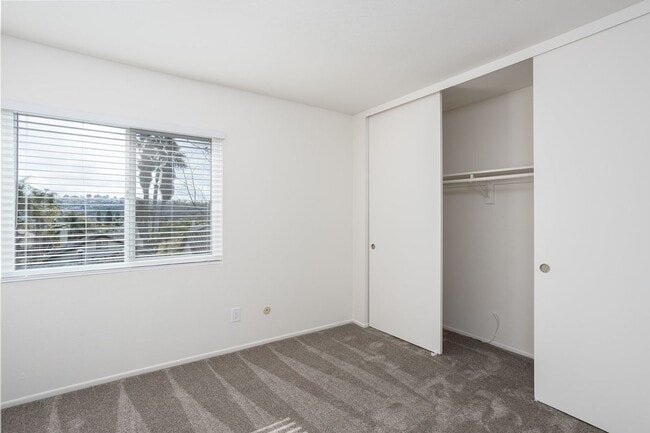 Building Photo - Fantastic 4 Bedroom home in La Costa!