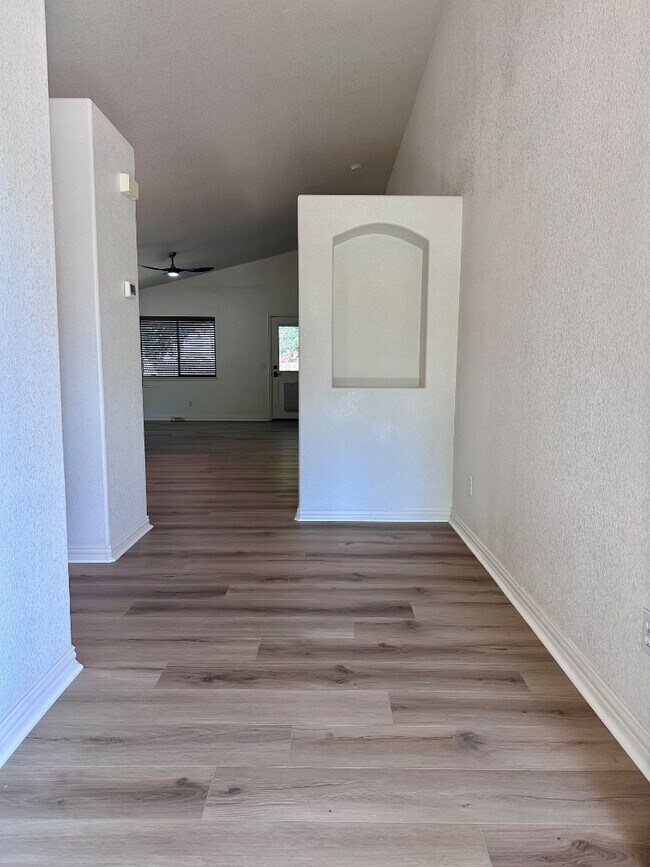 Building Photo - 6230 Grand Mesa Dr