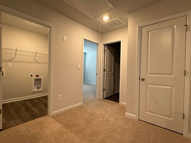 Building Photo - 935 Raghorn Rd