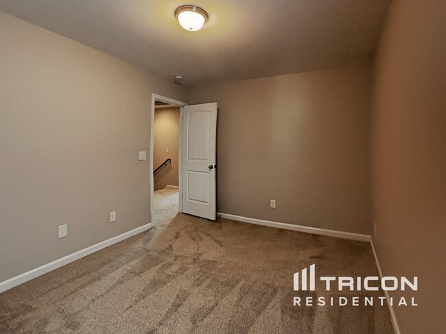 Building Photo - 743 Dawsons Park Wy