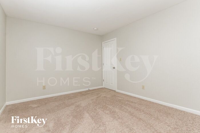 Building Photo - 860 Treyburn Green Dr