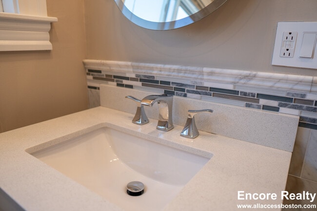 Building Photo - 1 Parker Hill Terrace