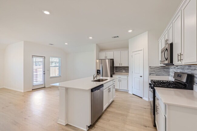 Building Photo - 2429 Hackamore Dr