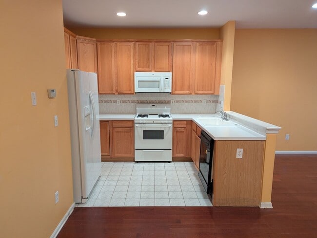 Building Photo - 14 Sand Hill Ct