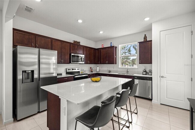 Building Photo - 9412 SW 53rd Pl