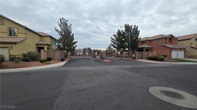 Building Photo - 5205 El Castano Ave