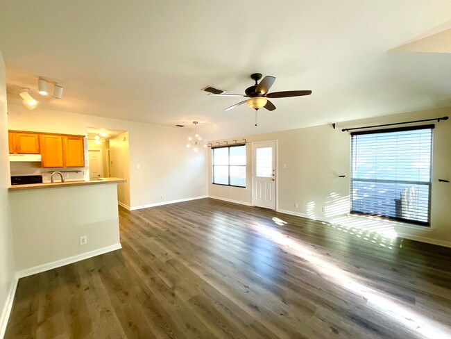 Building Photo - **APPLICATION RECEIVED** AVAILABLE! Spacious 3-Bedroom Home in a Secure Gated Community!