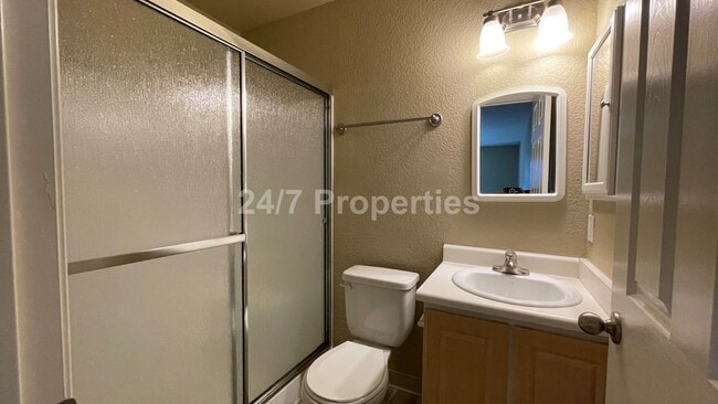 Building Photo - Beautiful 2 BD | 2 BA Condo w/ Amenities- ...
