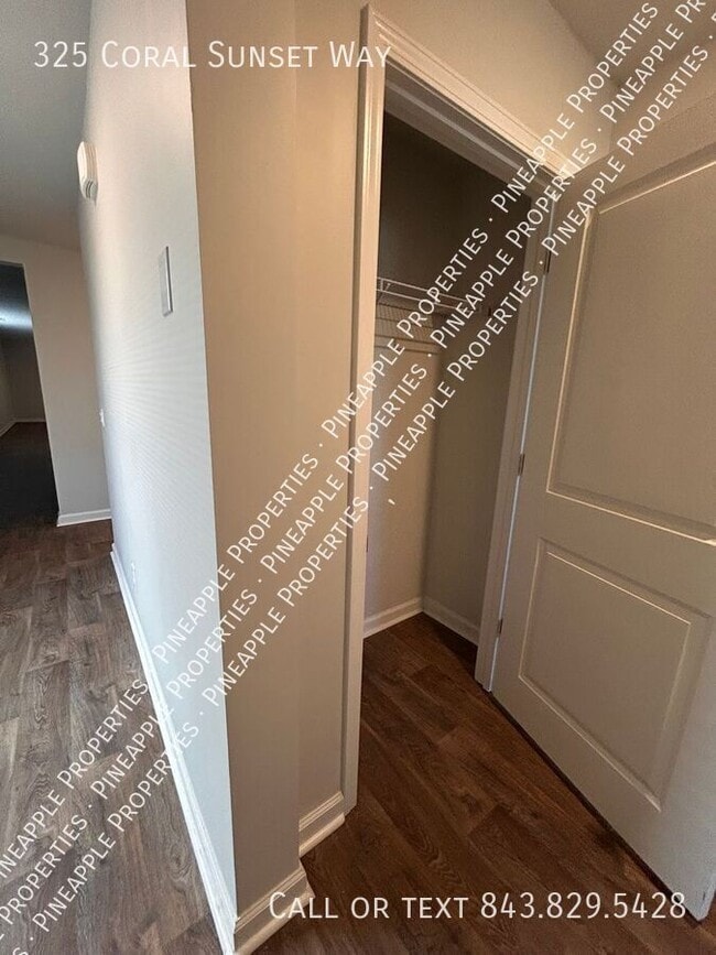 Building Photo - 325 Coral Sunset Wy