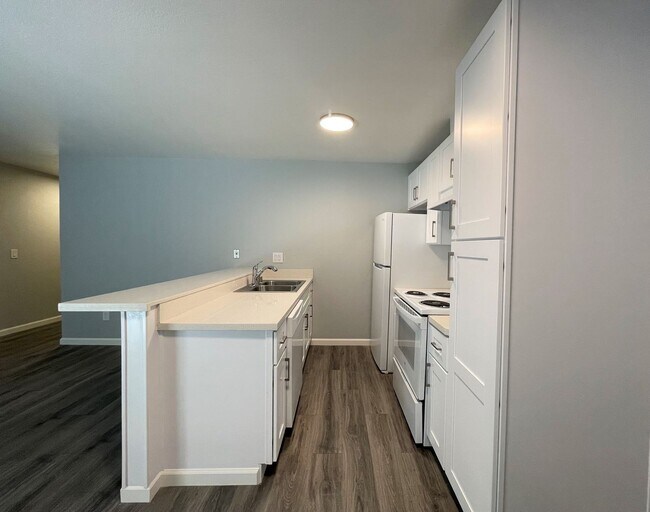 Interior Photo - Coral Oaks