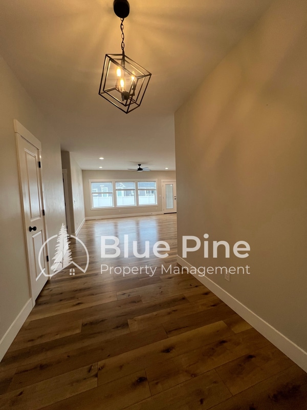 Building Photo - 1104 Cypress Loop