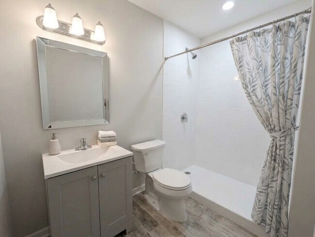 Building Photo - 3334 Cottonwood Dr