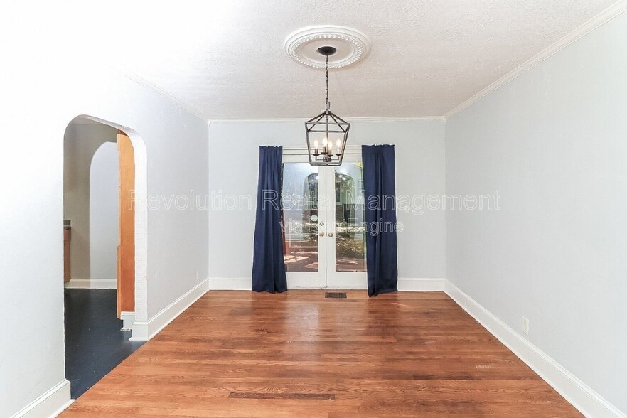 Building Photo - 370 Haas Ave SE