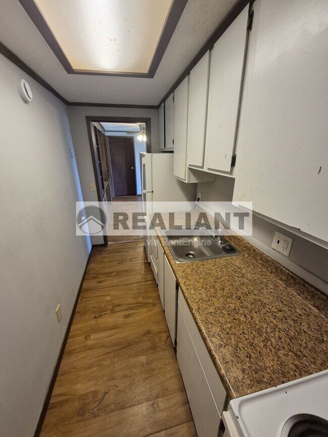 Building Photo - 406 Amhurst Dr