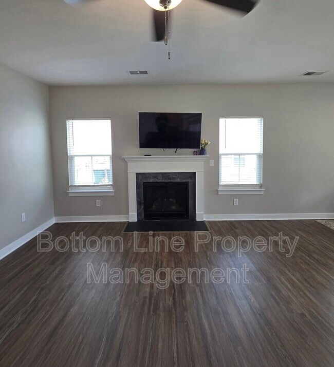 Building Photo - 2030 Sewall Ave SW