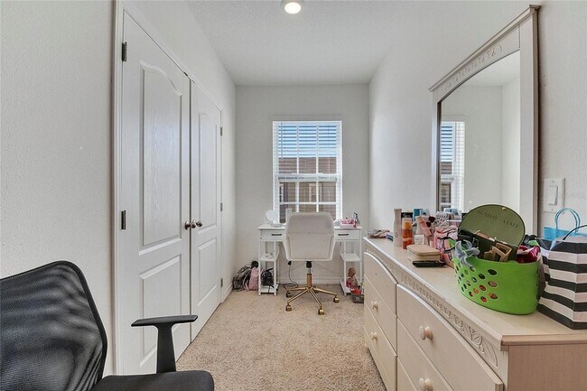 Building Photo - 1394 Yellow Finch Dr