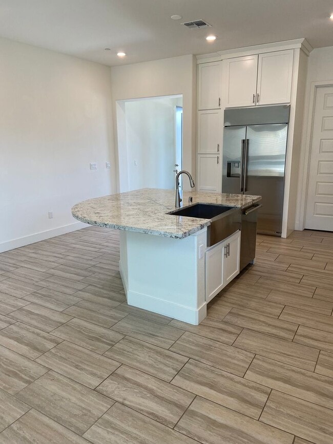 Building Photo - 5011 Murieta Pl