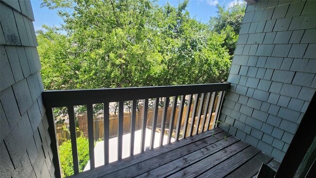 Building Photo - 7122 Wood Hollow Dr