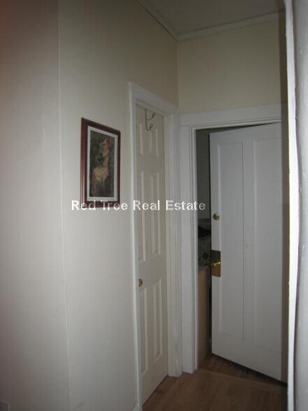 Building Photo - 56 Egmont St