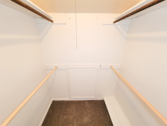 Building Photo - 16614 Cairnway Dr