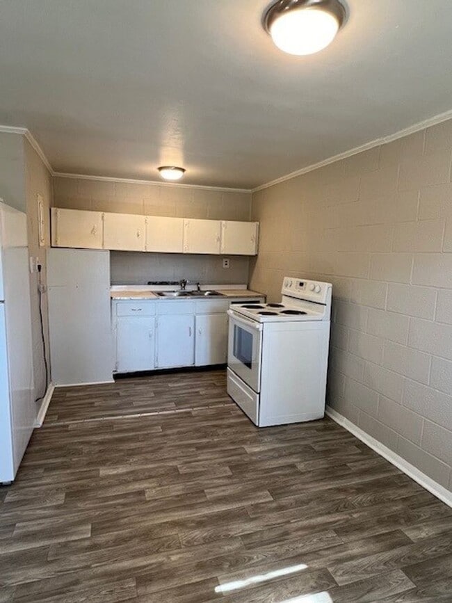 Building Photo - 1153 Tammy st. Unit B
