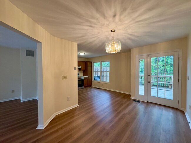 Building Photo - Charming 4 Bedroom/3.5 Bathroom Townhome in Cedarwood Estates, Pikesville, MD!