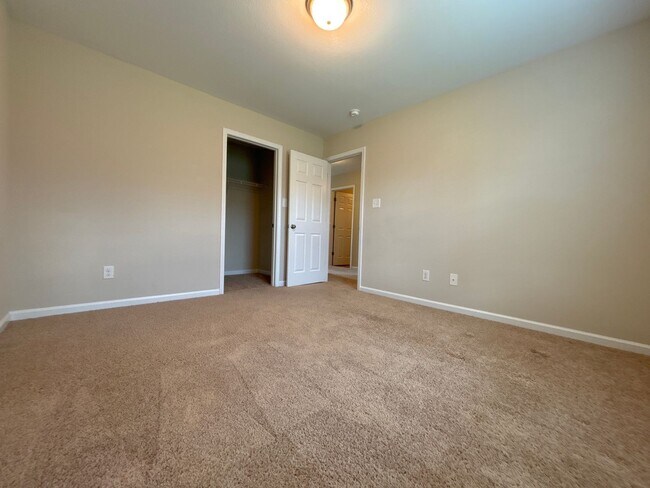 Building Photo - 3 Bedroom and a Bonus Room on Prism!