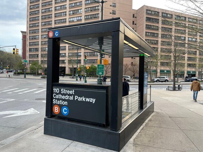 Building Photo - 301 W 110th St